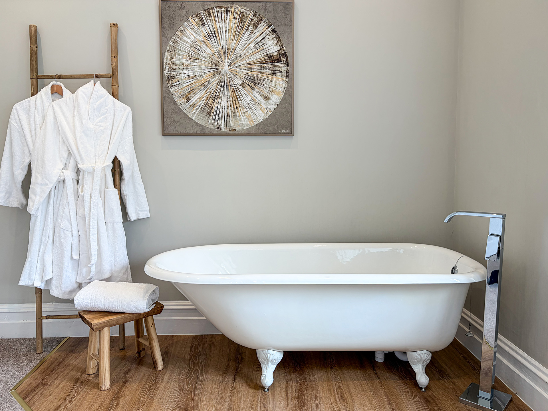 Supreme double en-suite — shared luxury manor