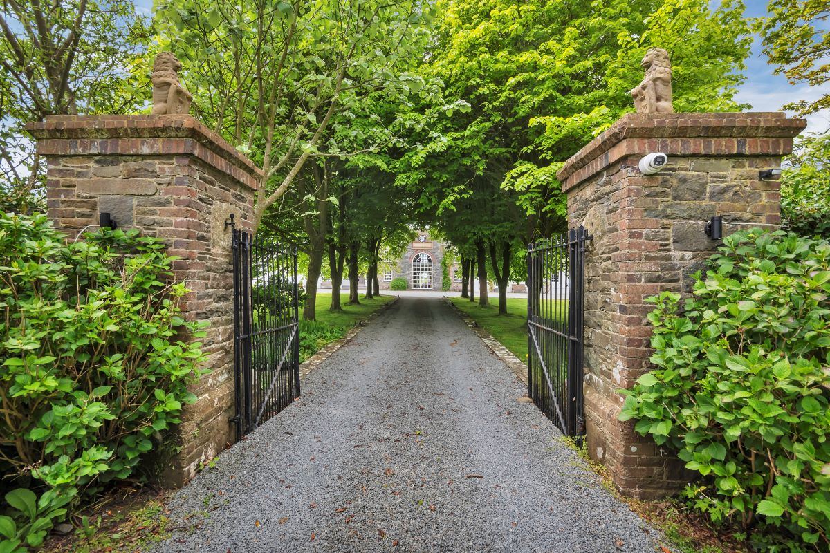 Plas Llechylched